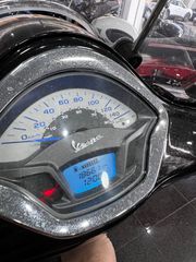 Vespa GTS 250 2017-thumb-13