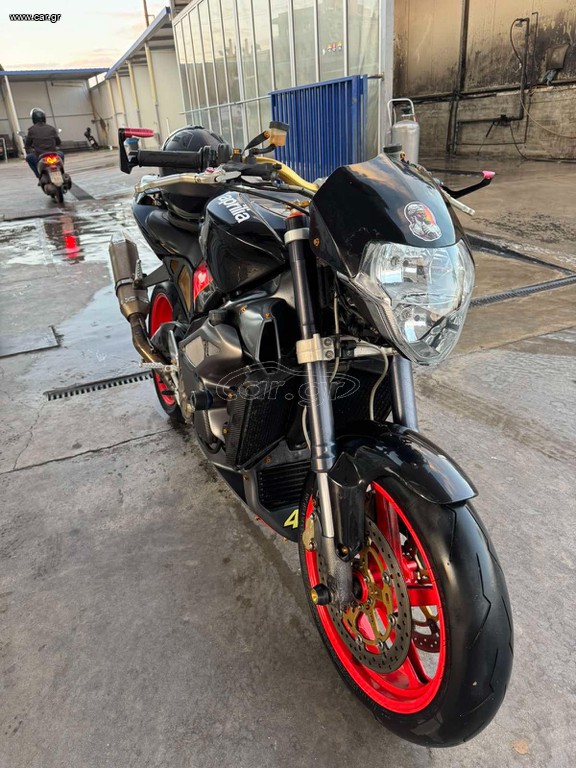 Aprilia Tuono 2004