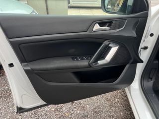Peugeot 308 2018 1.2 12V PureTech-thumb-8