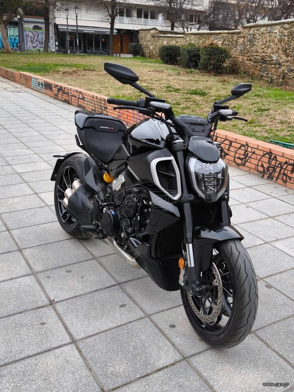 Ducati Diavel 2024 V4
