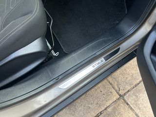 Peugeot 2008 2016 1.2 PURETECH STYLE-thumb-11
