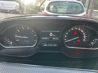 Peugeot 2008 2016 1.2 PURETECH STYLE-thumb-18