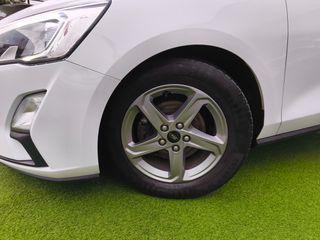 Ford Focus 2019 TDCI ECO BLUE NAVI 120 PS LED-thumb-2