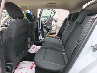 Ford Focus 2019 TDCI ECO BLUE NAVI 120 PS LED-thumb-21