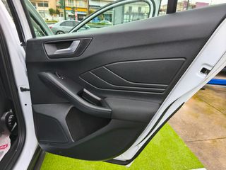 Ford Focus 2019 TDCI ECO BLUE NAVI 120 PS LED-thumb-26