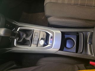 Peugeot 308 2017-thumb-10