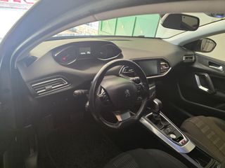Peugeot 308 2017-thumb-30