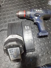 AEG φορτιστής για τις μπαταρίες PΒS3000, 12V, 16,8Wh, 1.4Ah
