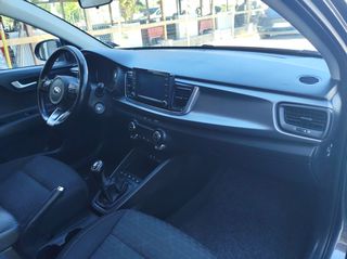 Kia Rio 2018 1.0 Dream Team-thumb-12