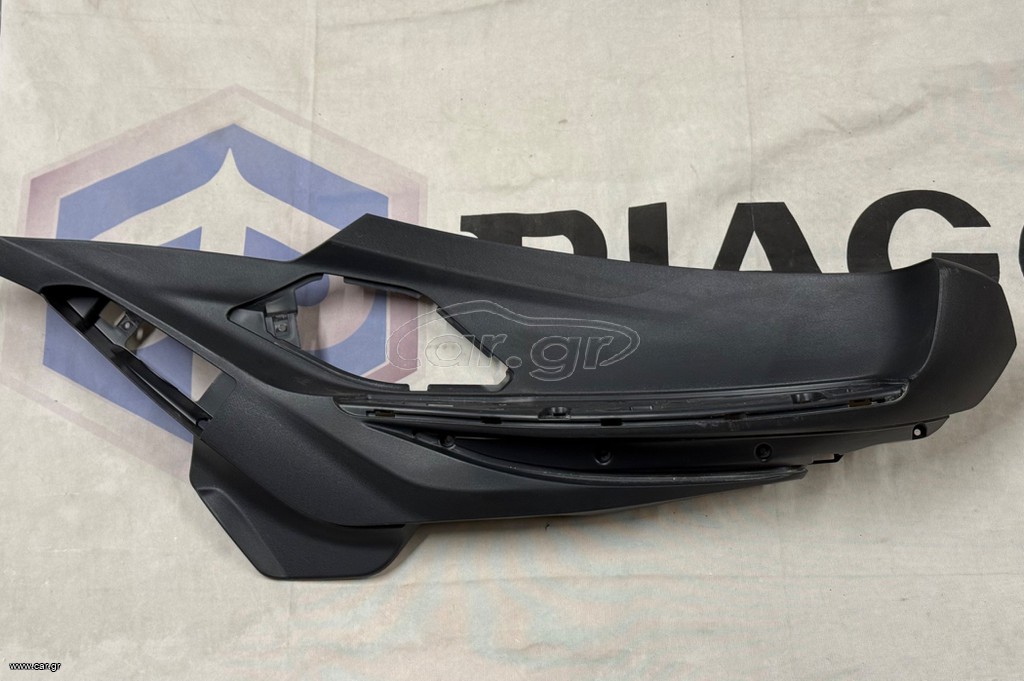 Πάτωμα δεξί PIAGGIO BEVERLY 300-310-400