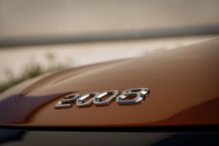 Peugeot 2008 2021 GT-thumb-9