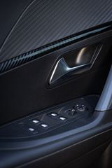 Peugeot 2008 2021 GT-thumb-13