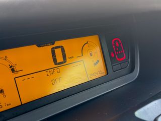 Citroen C4 Grand Picasso 2011-thumb-25