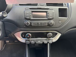 Kia Rio 2015 1.4  PLATINUM EDITION-thumb-19