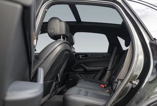 Porsche Cayenne 2022 E-Hybrid Pano Platinum Edition-thumb-19