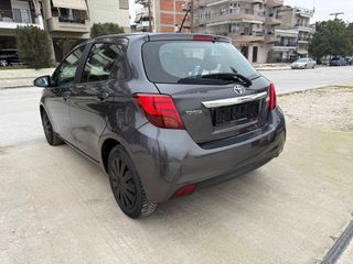 Toyota Yaris 2016-thumb-4