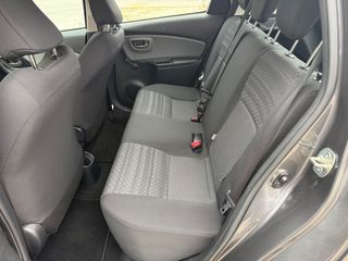Toyota Yaris 2016-thumb-9