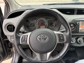 Toyota Yaris 2016-thumb-10