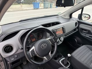 Toyota Yaris 2016-thumb-11