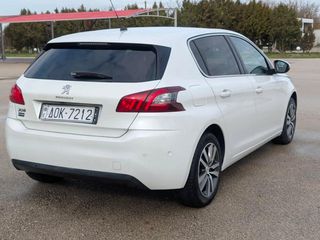 Peugeot 308 2020-thumb-4