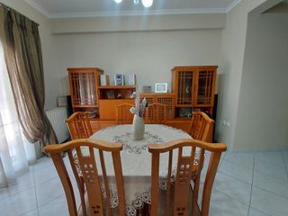 Ξύλινη τραπεζαρία & Επιπλοσύνθεση