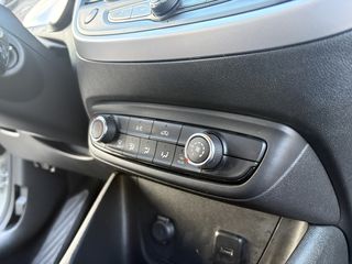 Opel Crossland X 2018-thumb-17