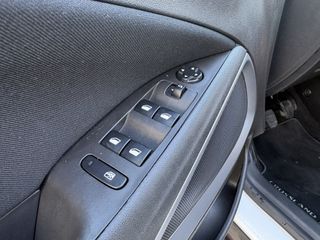 Opel Crossland X 2018-thumb-22