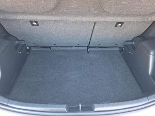 Toyota Yaris 2017-thumb-13