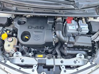 Toyota Yaris 2017-thumb-17