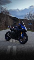 Yamaha YZF-R1 2015