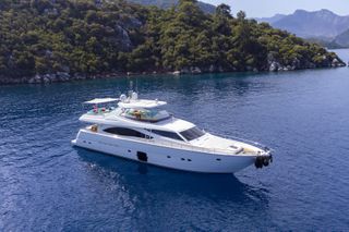 Ferretti 2007 830