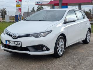 Toyota Auris 2015