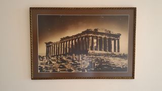 Φωτογραφία του Παρθενώνα παλιά, σε κορνίζα δεκαετίας'50. Διαστάσεις 61x42 εκατοστά.
