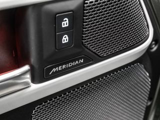 Land Rover Defender 2023 110 X-Dynamic SE D300 Pano Air suspension-thumb-8