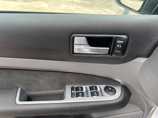 Ford Focus 2008 1.6 GHIA FACELIFT-thumb-8