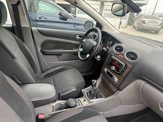 Ford Focus 2008 1.6 GHIA FACELIFT-thumb-6