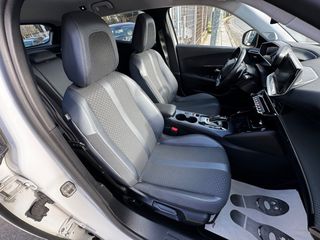 Peugeot 2008 2020 1.5 BlueHDi 131hp Allure EAT8 Automatic-thumb-21