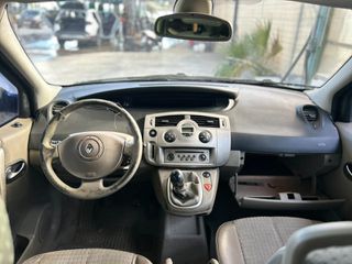 Renault Grand Scenic 2006 LONG-thumb-14