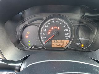 Toyota Yaris 2015 1.4 D-4D-thumb-9
