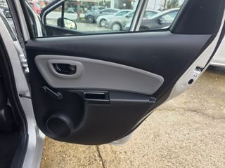 Toyota Yaris 2015 1.4 D-4D-thumb-28