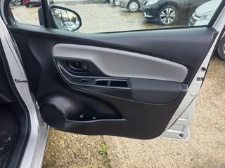 Toyota Yaris 2015 1.4 D-4D-thumb-29