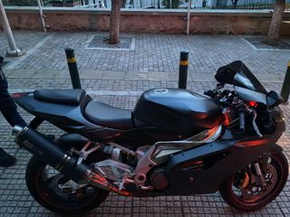 Aprilia RSV 1000 R 2004