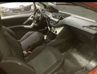Peugeot 208 2018-thumb-4