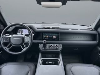 Land Rover Defender 2024 90 X-Dynamic SE D200-thumb-6