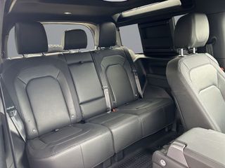 Land Rover Defender 2024 90 X-Dynamic SE D200-thumb-8