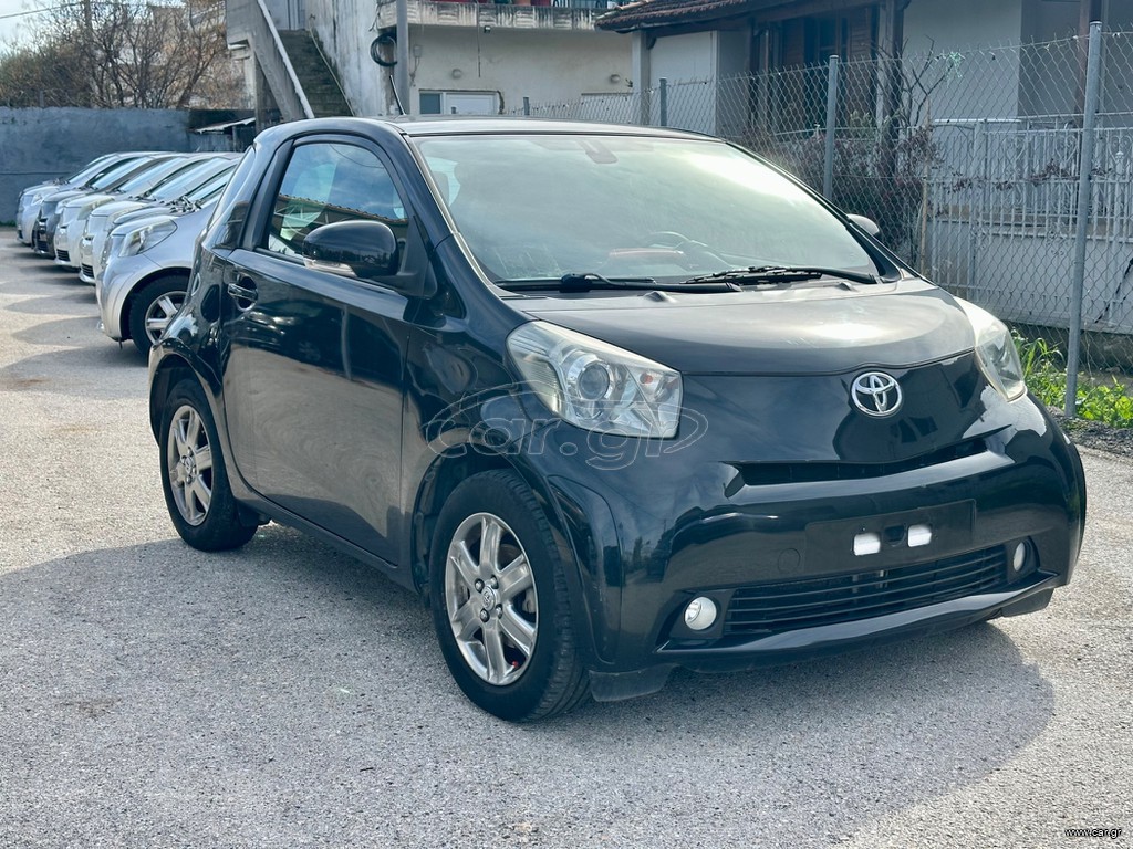 Toyota iQ 2011