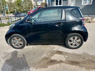 Toyota iQ 2011-thumb-4