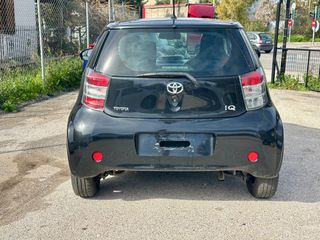 Toyota iQ 2011-thumb-6