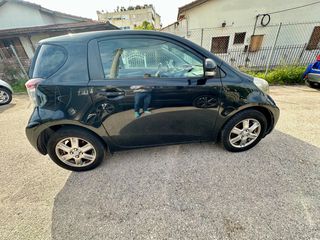 Toyota iQ 2011-thumb-8