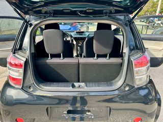 Toyota iQ 2011-thumb-12
